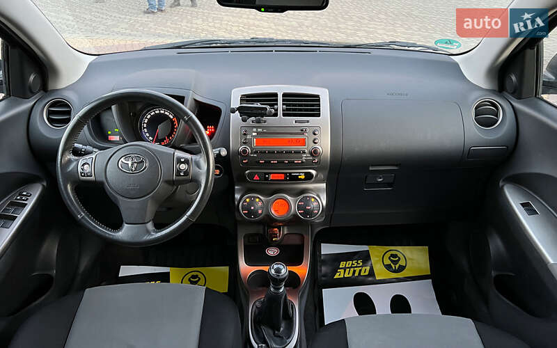 Внедорожник / Кроссовер Toyota Urban Cruiser 2011 в Львове