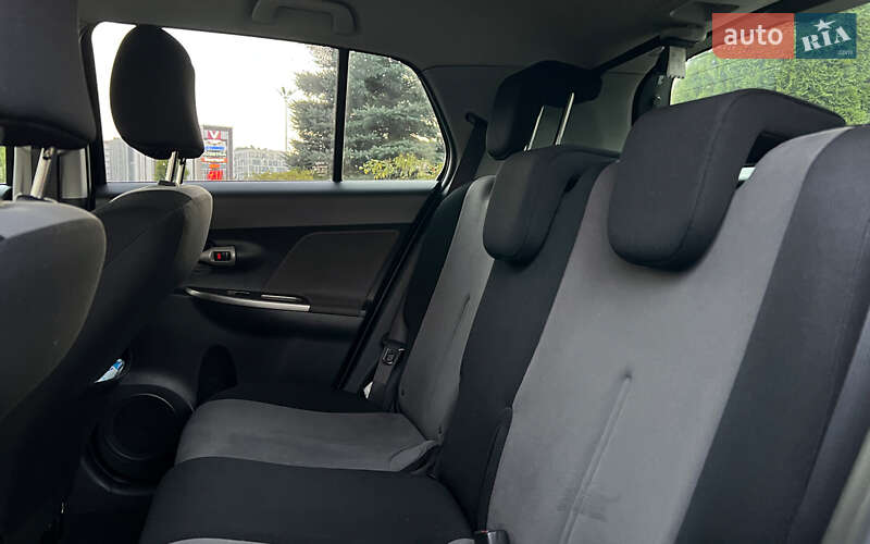 Внедорожник / Кроссовер Toyota Urban Cruiser 2011 в Львове