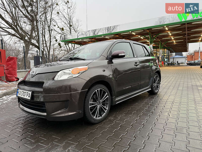 Внедорожник / Кроссовер Toyota Urban Cruiser 2010 в Киеве