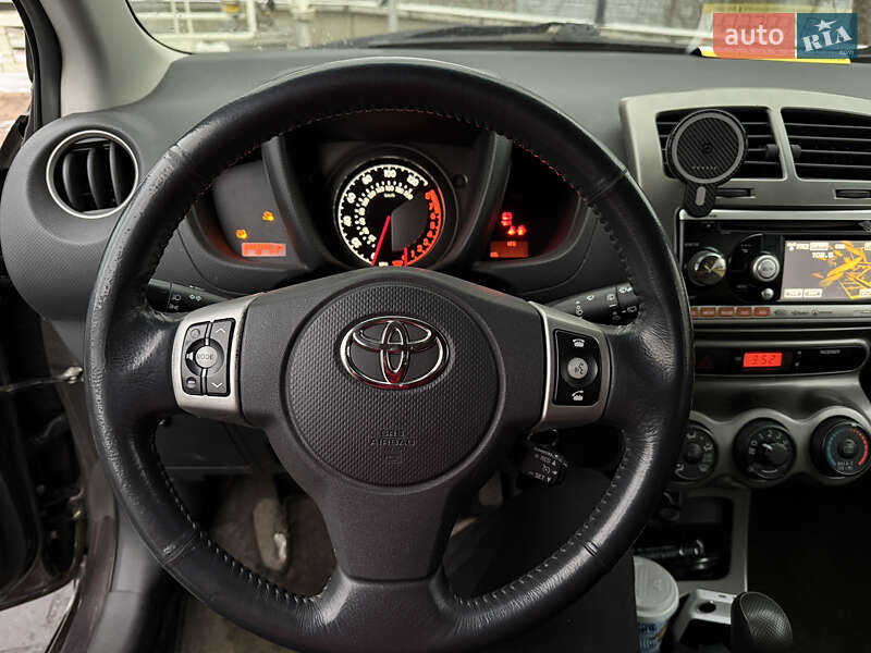 Внедорожник / Кроссовер Toyota Urban Cruiser 2010 в Киеве