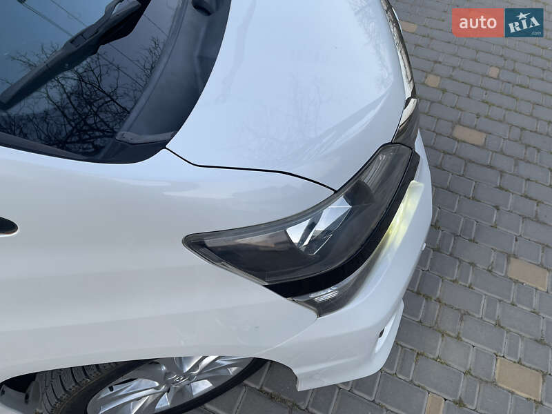 Мінівен Toyota Vellfire 2013 в Одесі
