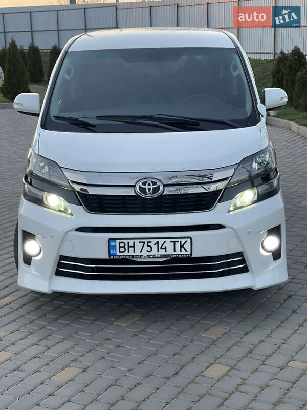 Мінівен Toyota Vellfire 2013 в Одесі