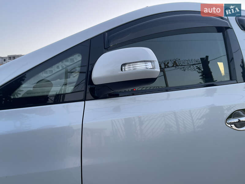 Мінівен Toyota Vellfire 2013 в Одесі