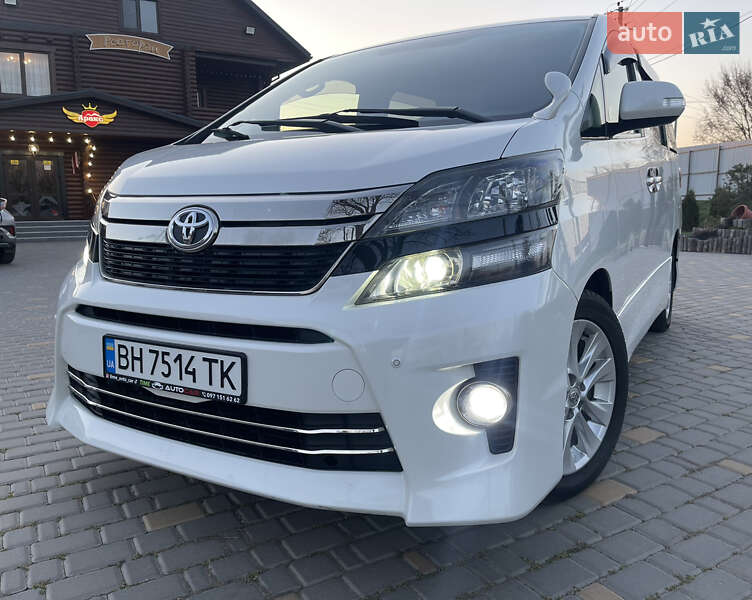 Мінівен Toyota Vellfire 2013 в Одесі