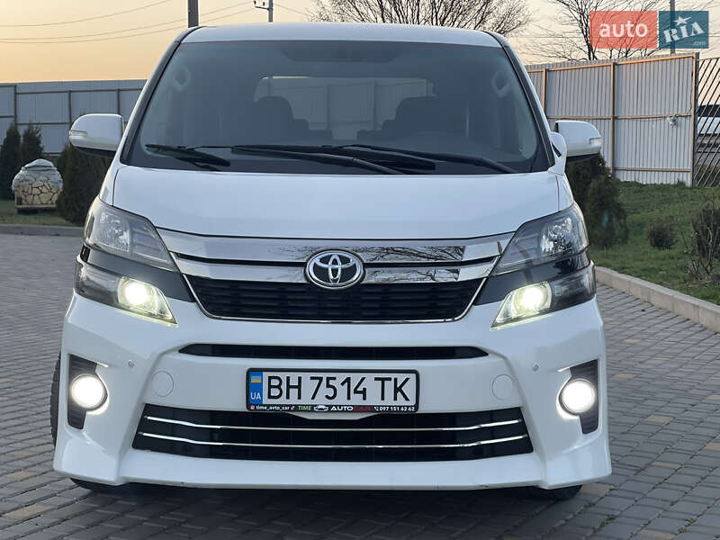 Мінівен Toyota Vellfire 2013 в Одесі