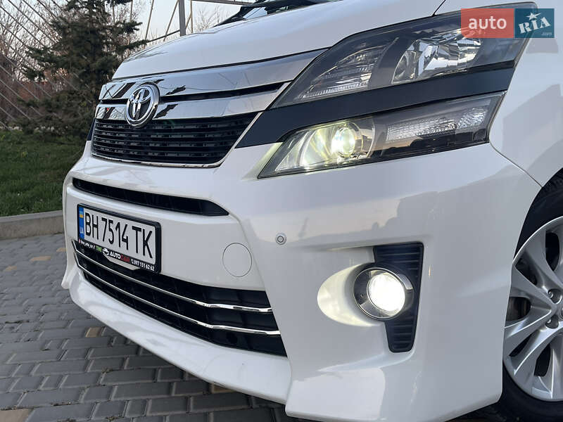 Мінівен Toyota Vellfire 2013 в Одесі