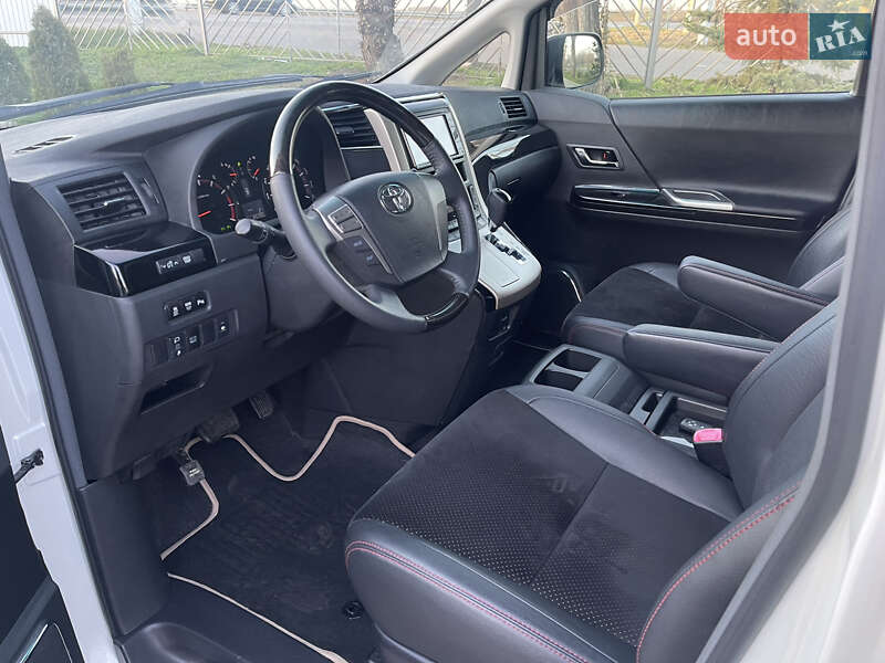 Мінівен Toyota Vellfire 2013 в Одесі