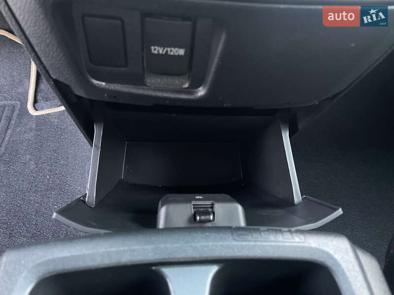 Мінівен Toyota Vellfire 2013 в Одесі