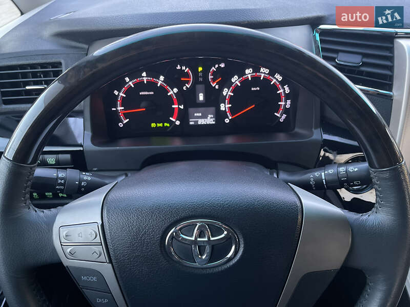 Мінівен Toyota Vellfire 2013 в Одесі