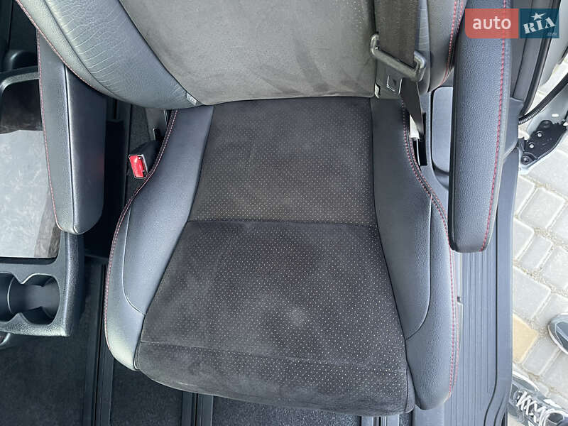 Мінівен Toyota Vellfire 2013 в Одесі