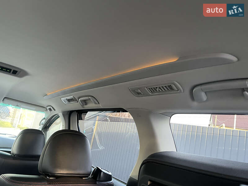 Мінівен Toyota Vellfire 2013 в Одесі