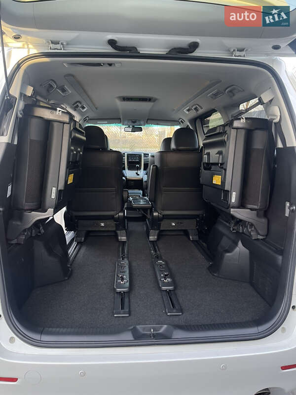 Мінівен Toyota Vellfire 2013 в Одесі