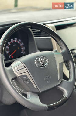 Минивэн Toyota Vellfire 2014 в 