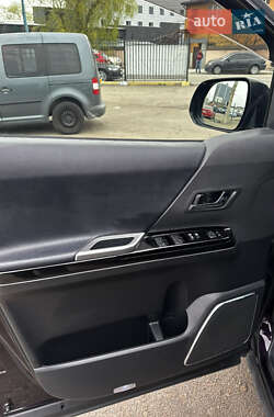 Минивэн Toyota Vellfire 2014 в 