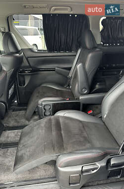 Минивэн Toyota Vellfire 2014 в 