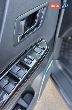 Минивэн Toyota Vellfire 2011 в 