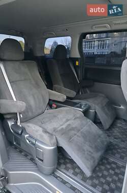 Минивэн Toyota Vellfire 2011 в 