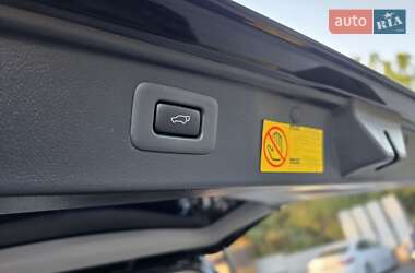 Минивэн Toyota Vellfire 2011 в 
