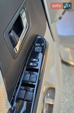 Минивэн Toyota Vellfire 2012 в 