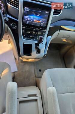 Минивэн Toyota Vellfire 2012 в 