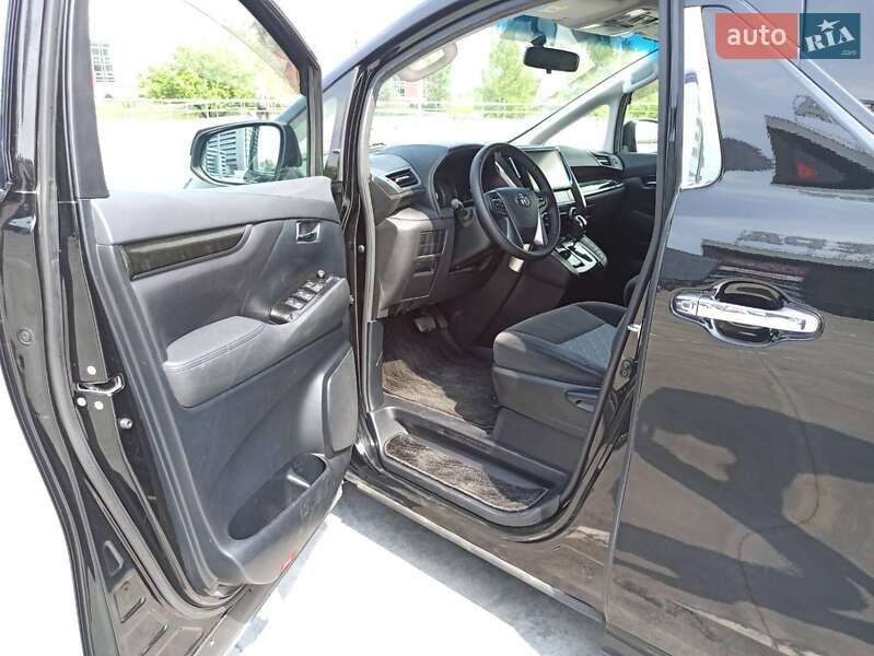 Минивэн Toyota Vellfire 2017 в Киеве
