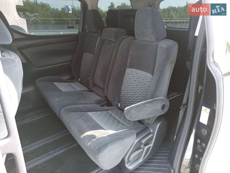 Минивэн Toyota Vellfire 2017 в Киеве