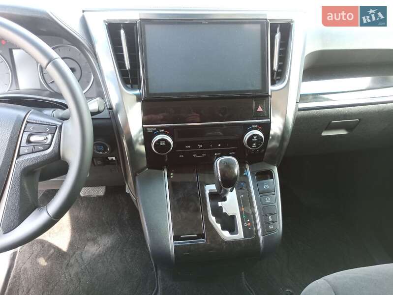 Минивэн Toyota Vellfire 2017 в Киеве