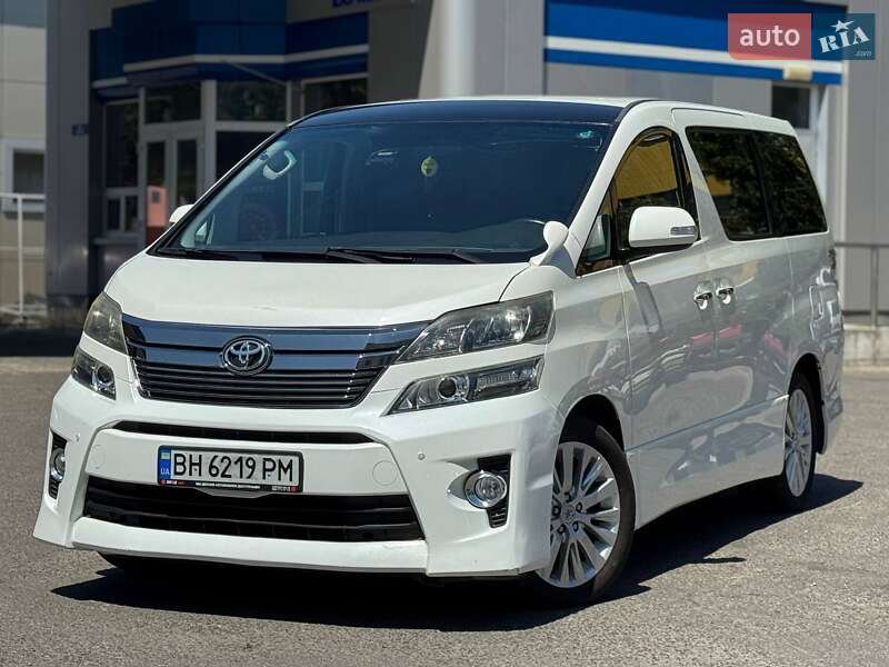 Toyota Vellfire 2011