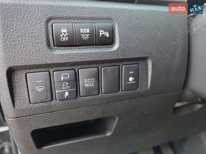 Мінівен Toyota Vellfire 2013 в Одесі