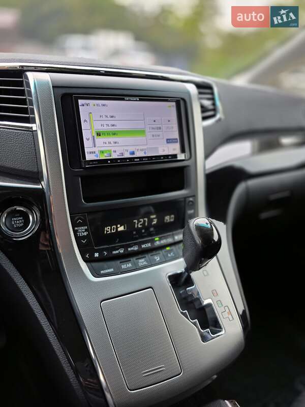 Мінівен Toyota Vellfire 2013 в Одесі