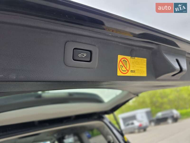 Мінівен Toyota Vellfire 2013 в Одесі