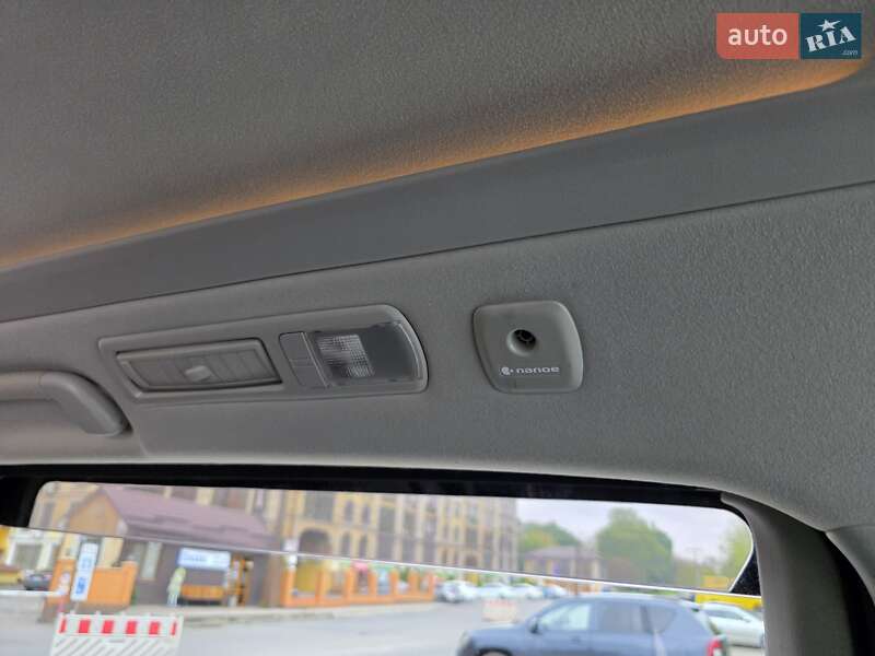 Мінівен Toyota Vellfire 2013 в Одесі