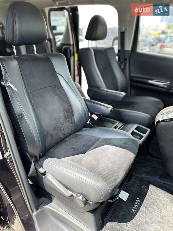 Минивэн Toyota Vellfire 2014 в Киеве