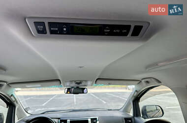 Минивэн Toyota Vellfire 2013 в 