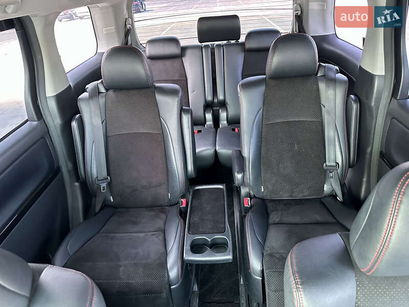 Минивэн Toyota Vellfire 2013 в Киеве