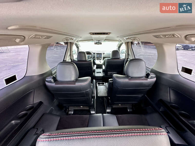 Минивэн Toyota Vellfire 2013 в Киеве