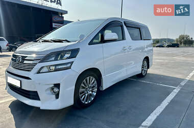 Мінівен Toyota Vellfire 2013 в 