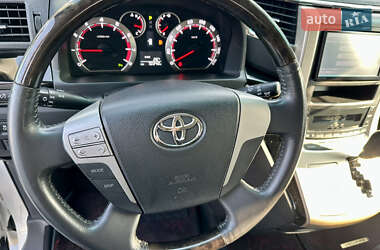 Мінівен Toyota Vellfire 2013 в 