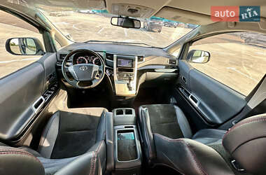 Мінівен Toyota Vellfire 2013 в 
