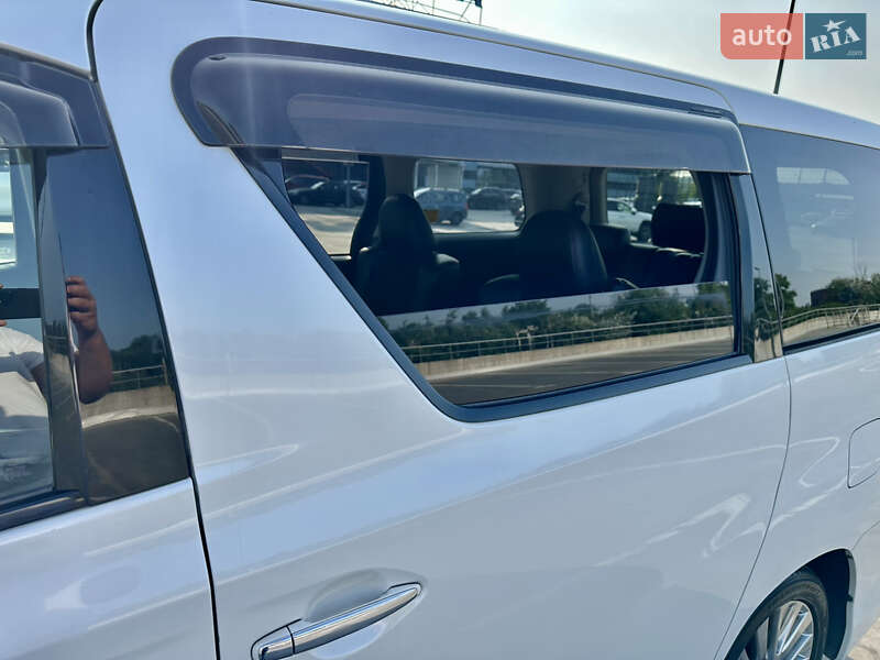 Мінівен Toyota Vellfire 2013 в Києві