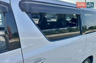 Мінівен Toyota Vellfire 2013 в 