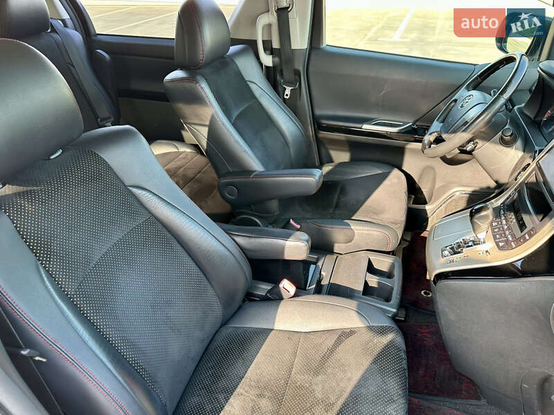 Мінівен Toyota Vellfire 2013 в Києві