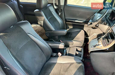 Мінівен Toyota Vellfire 2013 в 