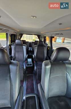 Минивэн Toyota Vellfire 2013 в 