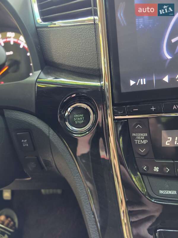 Мінівен Toyota Vellfire 2014 в Одесі