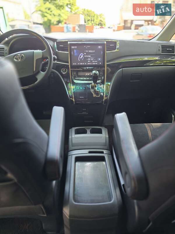 Мінівен Toyota Vellfire 2014 в Одесі