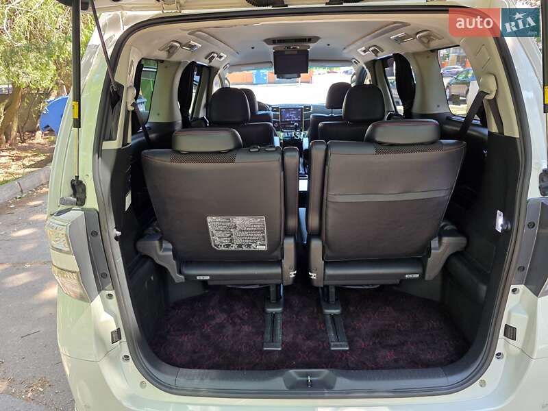 Мінівен Toyota Vellfire 2014 в Одесі
