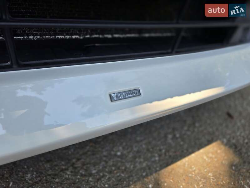 Мінівен Toyota Vellfire 2014 в Одесі