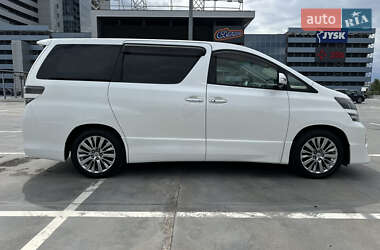 Минивэн Toyota Vellfire 2014 в 