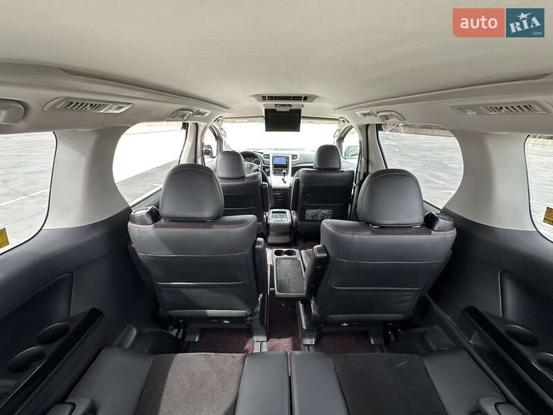 Минивэн Toyota Vellfire 2014 в Киеве